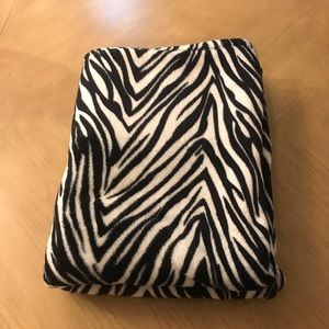 Plush Zebra-print Blanket